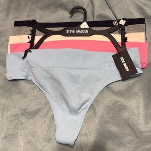 Steve Madden Thongs